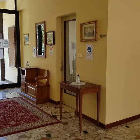 Otel Meuble Olivi 2*