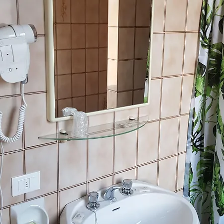 Otel Meuble Olivi 2*