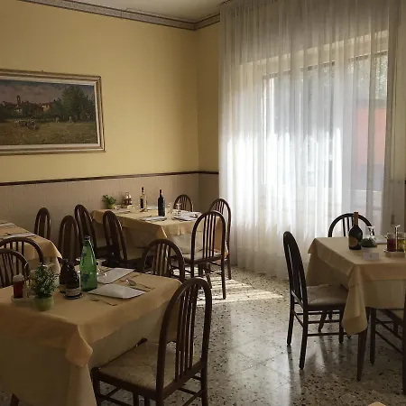 Meublè Olivi Hotel 2*
